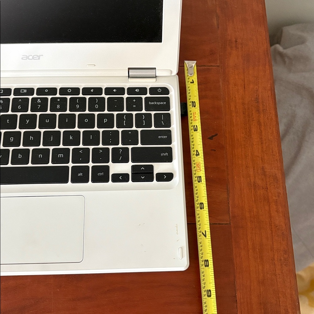 Acer Chromebook Laptop Computer White like new - Picture 5 of 6